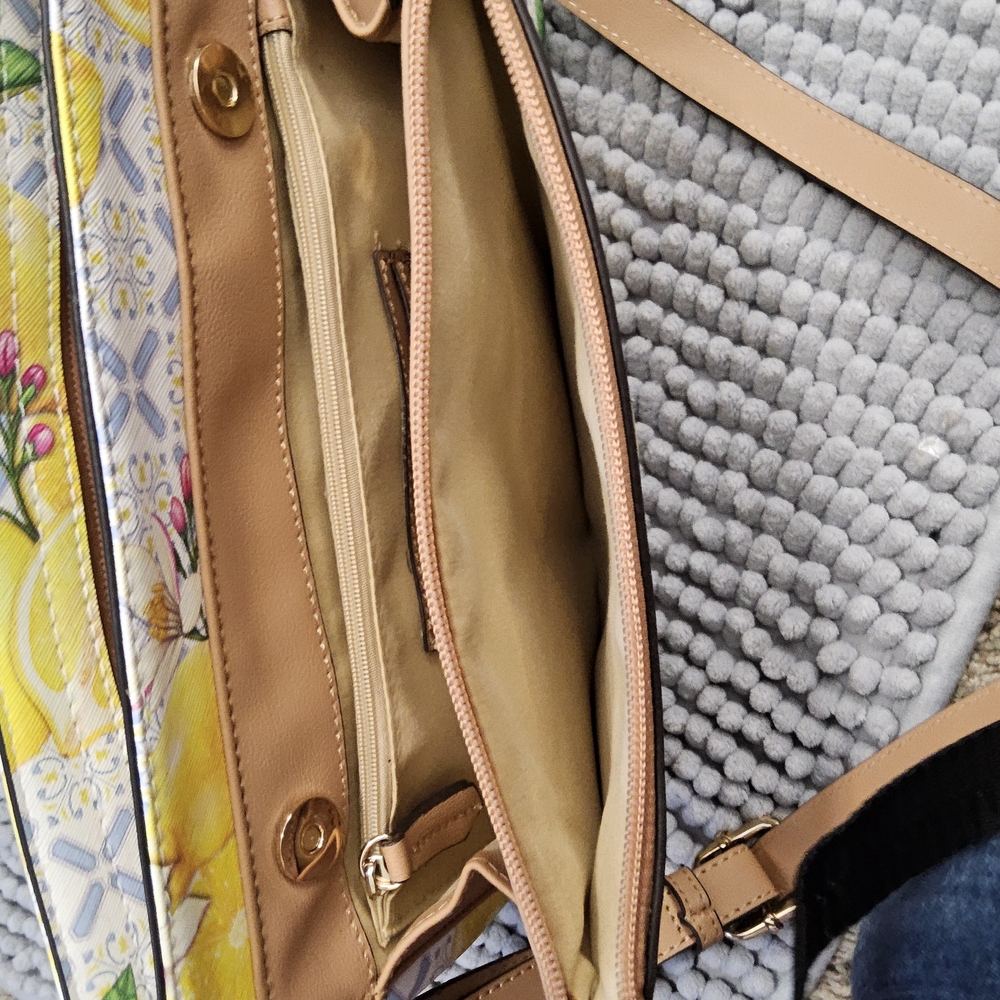 NWOT Giani Bernini Lemon Print Crossbody Bag - Picture 13 of 16